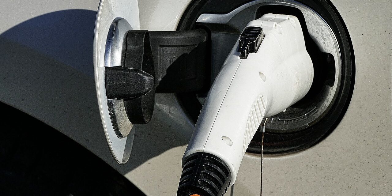 electric-car-g5bd4134fa_1280 Piemonte finanziamenti mpmi