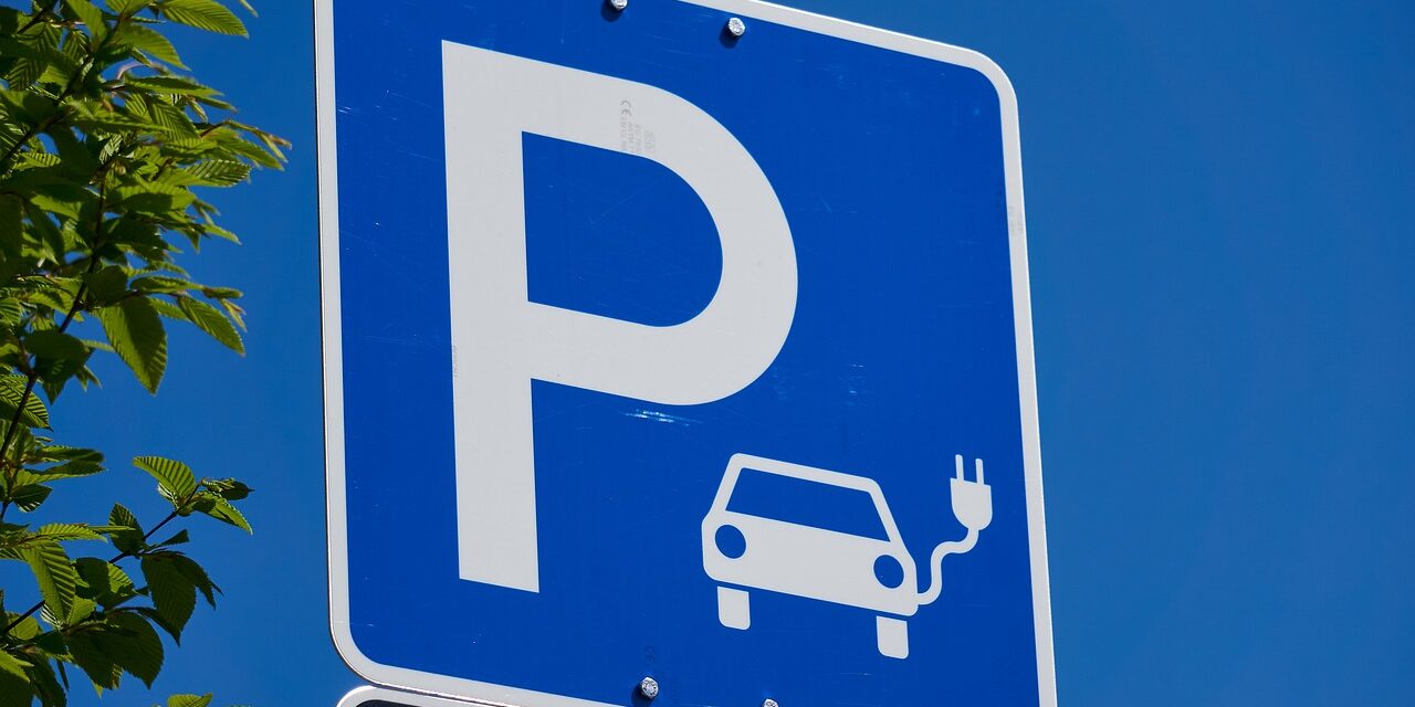 electric-mobility-g36bca0be8_1280 Francia 500 milioni